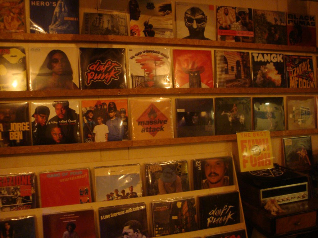 Seloki Records: fazer som e fazer&nbsp;sentido